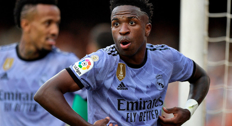 Governo brasileiro cobra Fifa e Espanha após ataques racistas a Vini Jr