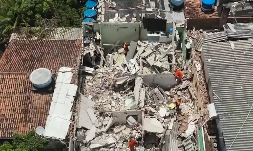 Desabamento em Olinda deixa dois mortos e feridos