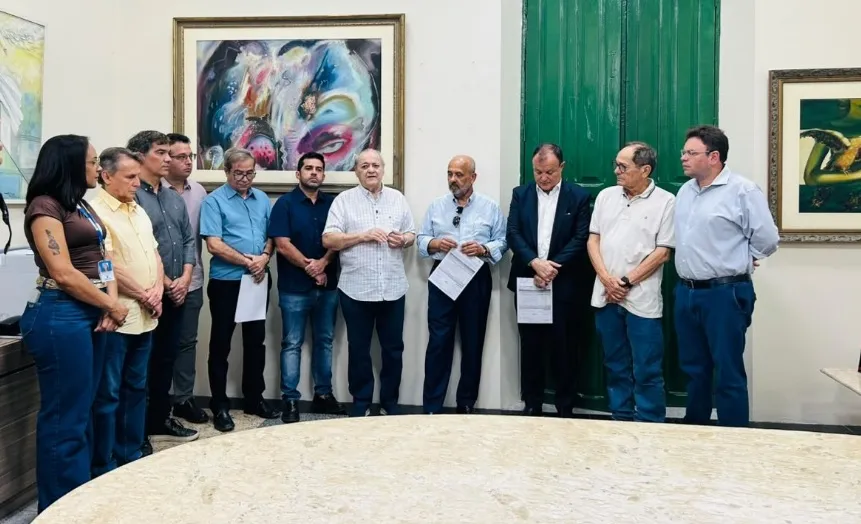 Silvio Mendes formaliza novo contrato de limpeza pública e operação começa em Teresina