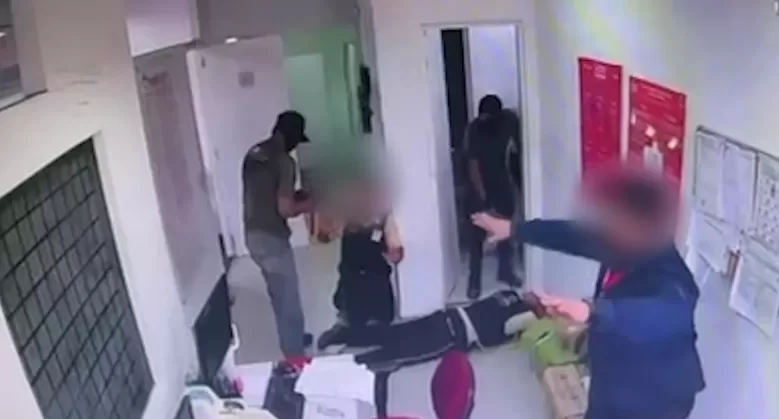 Assaltantes invadem banco pelo telhado, rendem funcionários e fogem com dinheiro em Arari