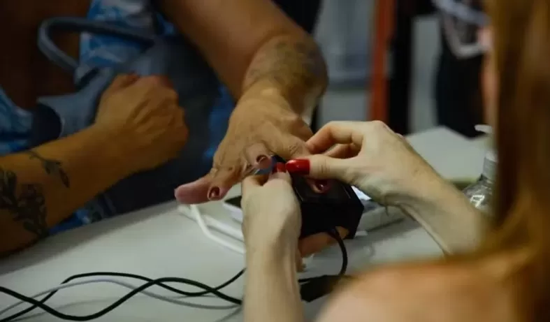 Biometria passa a ser exigida em beneficios do INSS e BPC; veja regras
