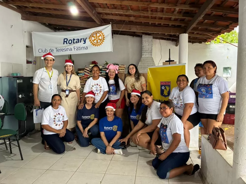 UNINASSAU doa uma tonelada e meia de alimentos para Instituto Vovó Ana Barbosa 