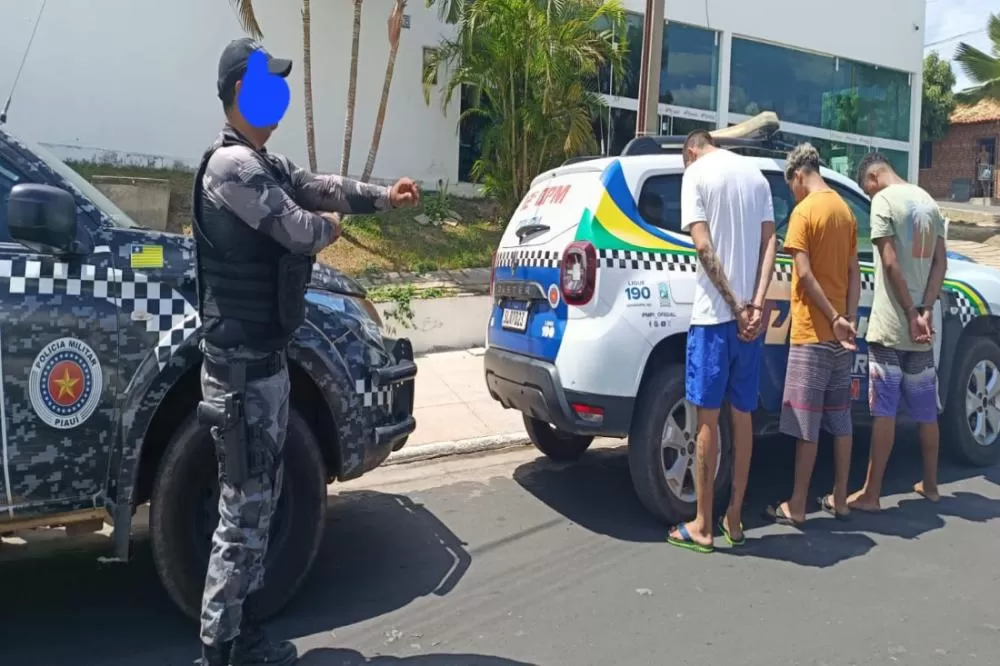 Três suspeitos são conduzidos por envolvimento em homicídio no centro de Pedro II