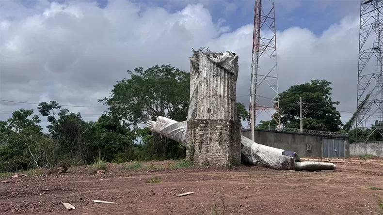 Estátua do Cristo Redentor cai após temporal com ventos fortes em Miguel Alves