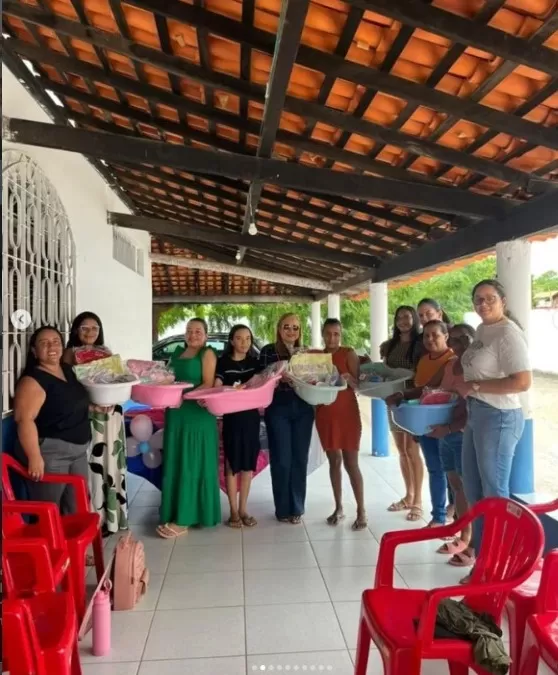 Prefeitura de Pau D’Arco do Piauí entrega kits maternidade a gestantes do município