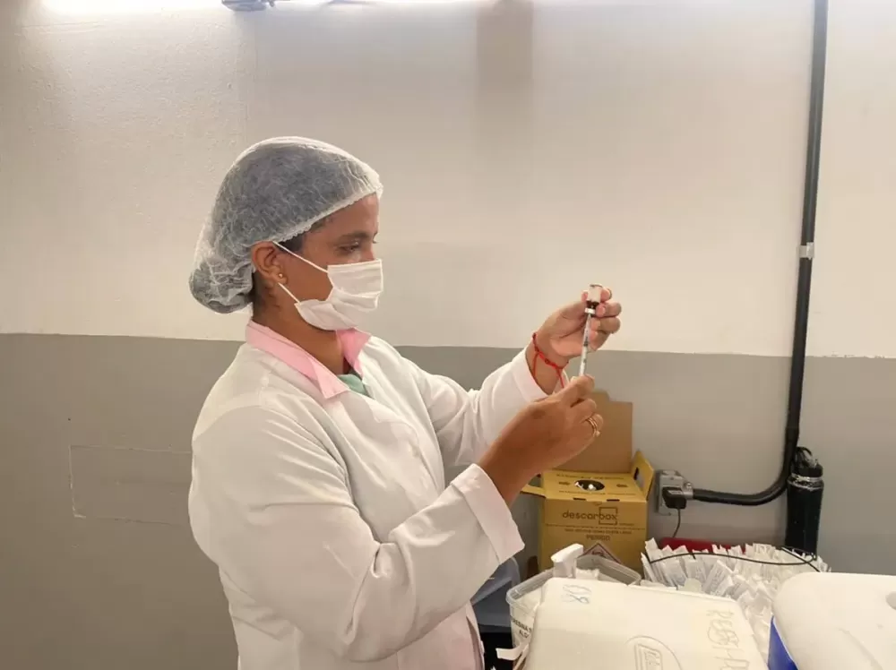 Profissionais da saúde de Teresina começam a ser vacinados contra a dengue