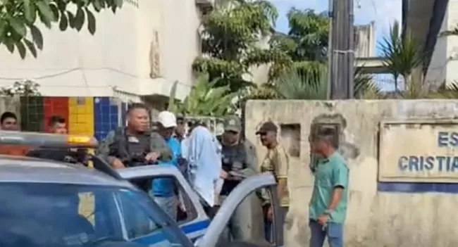 Ataque com faca em escola de PE deixa três estudantes feridas