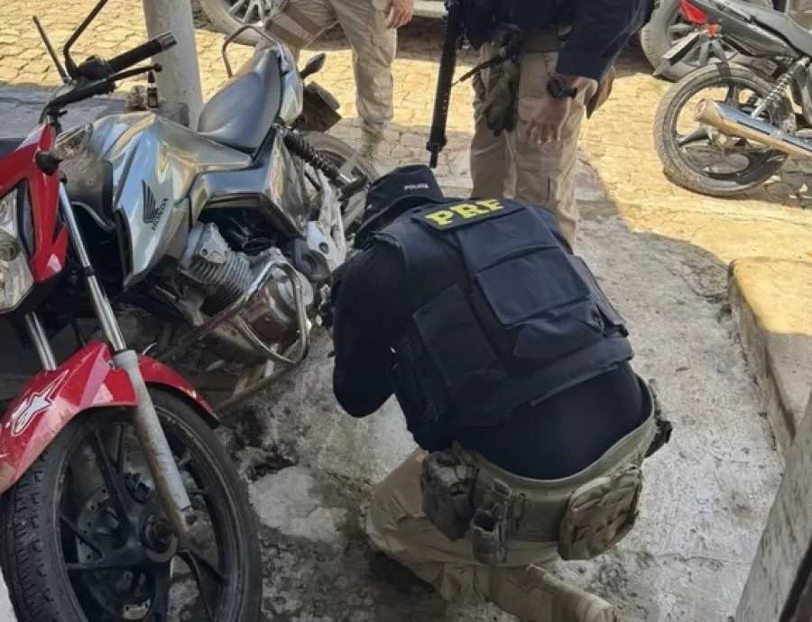 PRF recupera motocicletas com sinais de clonagem e roubo no Norte do Piauí