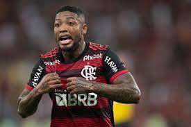 Flamengo multa e afasta atacante Marinho após episódio de indisciplina